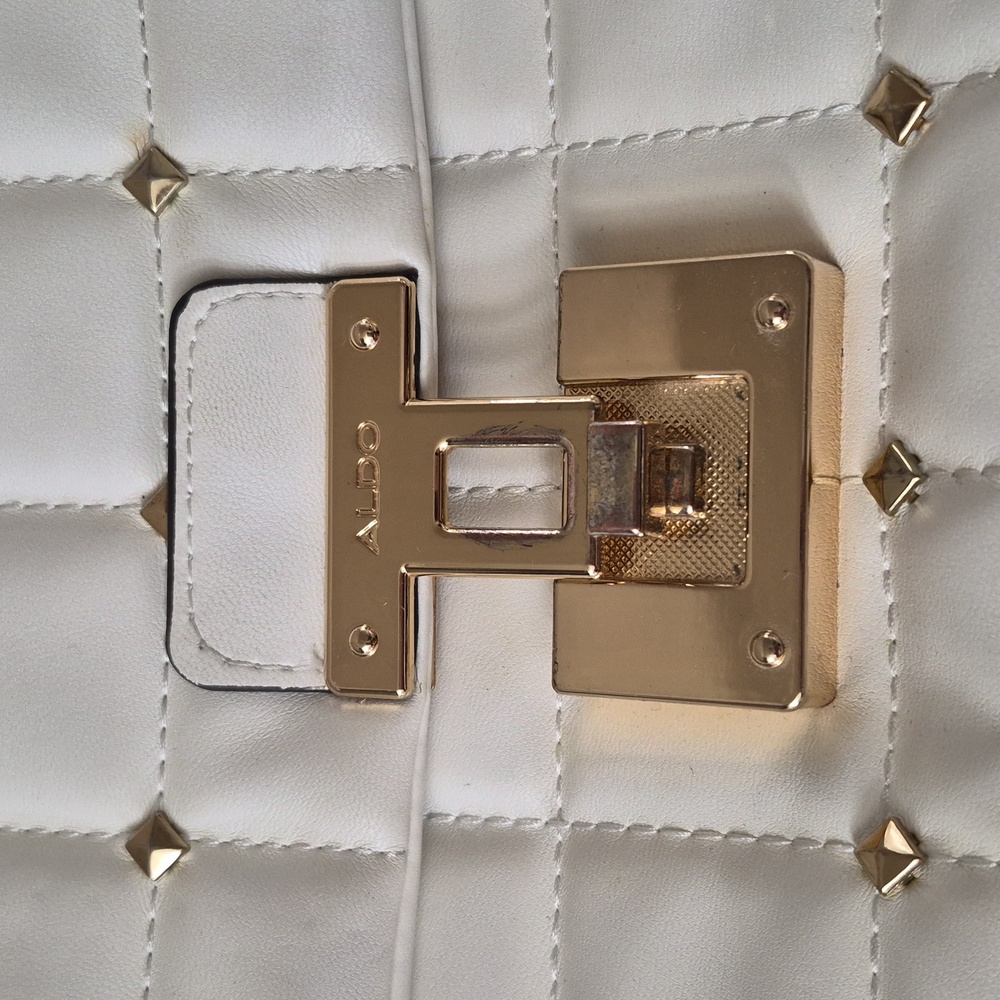 Aldo Ivory Quilted Shoulder Bag with Gold Chain - Picture 10 of 16